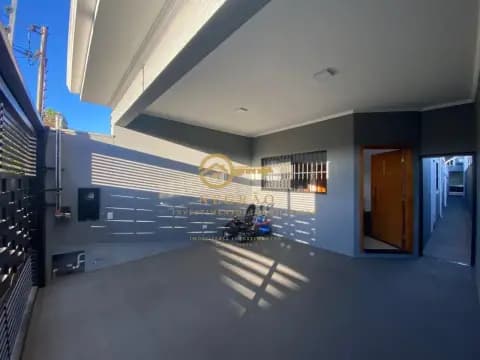 Linda Casa com 3 Dormitórios e Área Gourmet em Presidente Prudente!