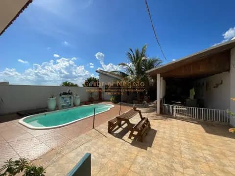 Luxuosa Casa com Piscina e Área Gourmet no Jardim Estoril!