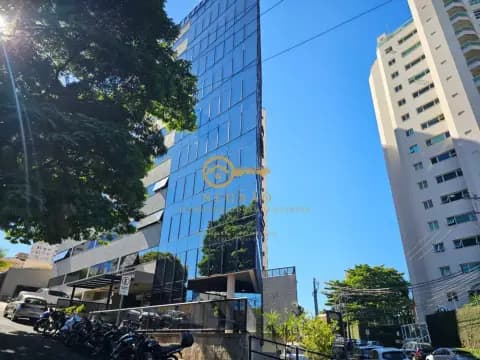 Seu Negócio Pronto: Imóvel Comercial Sofisticado em Presidente Prudente!