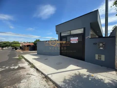 Charmosa Casa com Suíte no Jardim Itaipu - R$450.000!