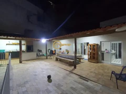 Luxuosa Casa com Piscina e Área Gourmet em Presidente Prudente