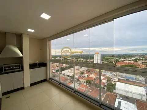 Luxuoso Apartamento com Varanda Gourmet no Bosque!